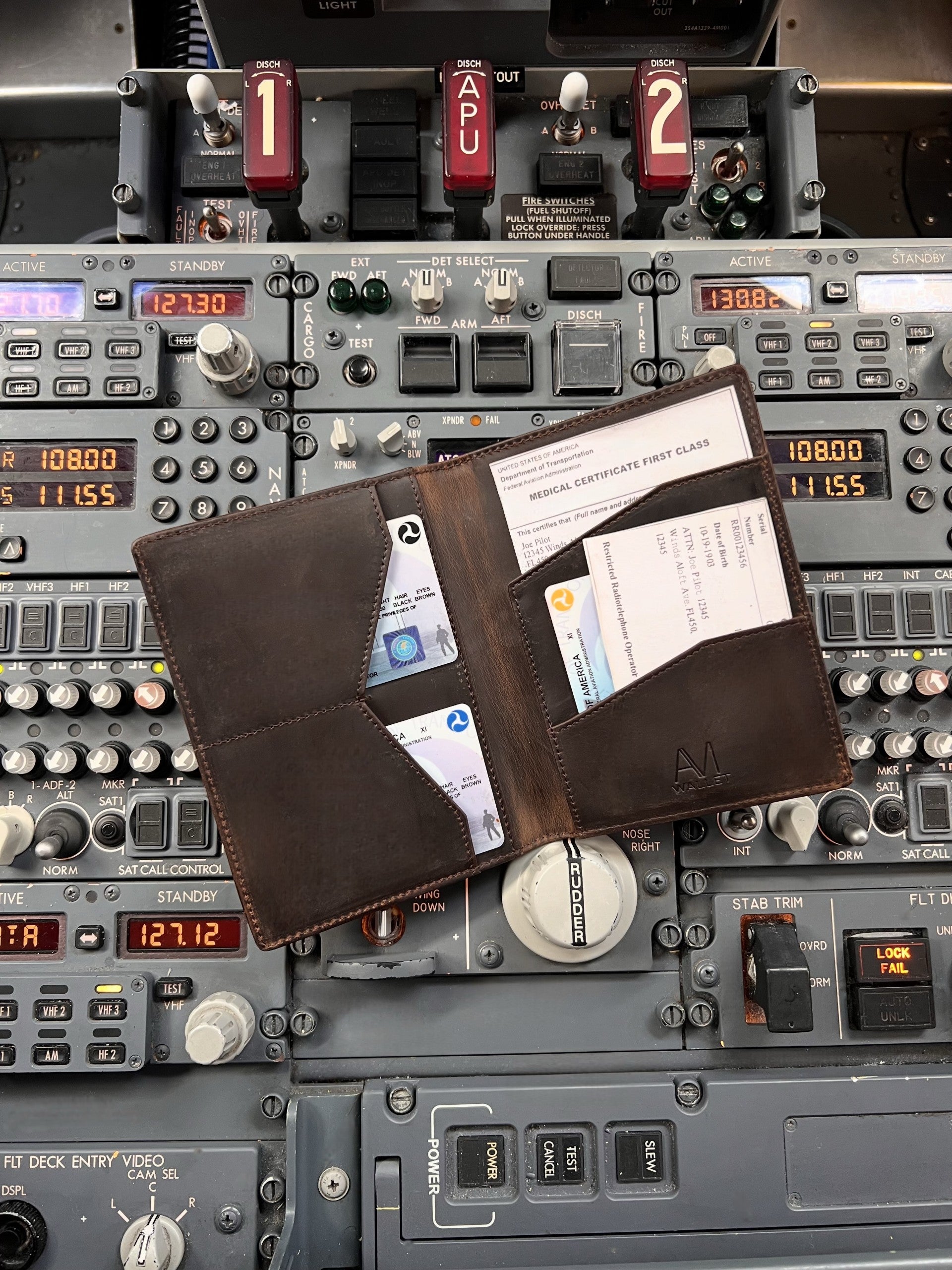 Fully loaded AERO wallet inside 737