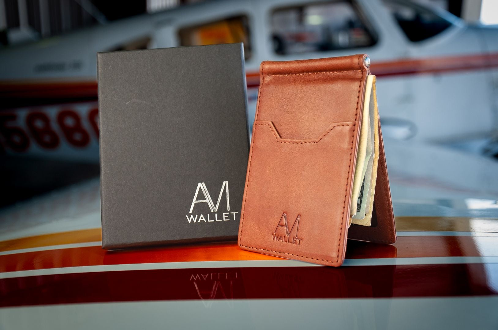 Slim leather everyday carry wallet for pilots