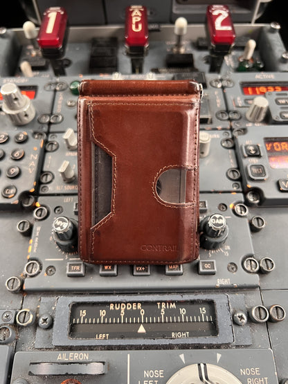 Contrail inside the cockpit, slim design. 