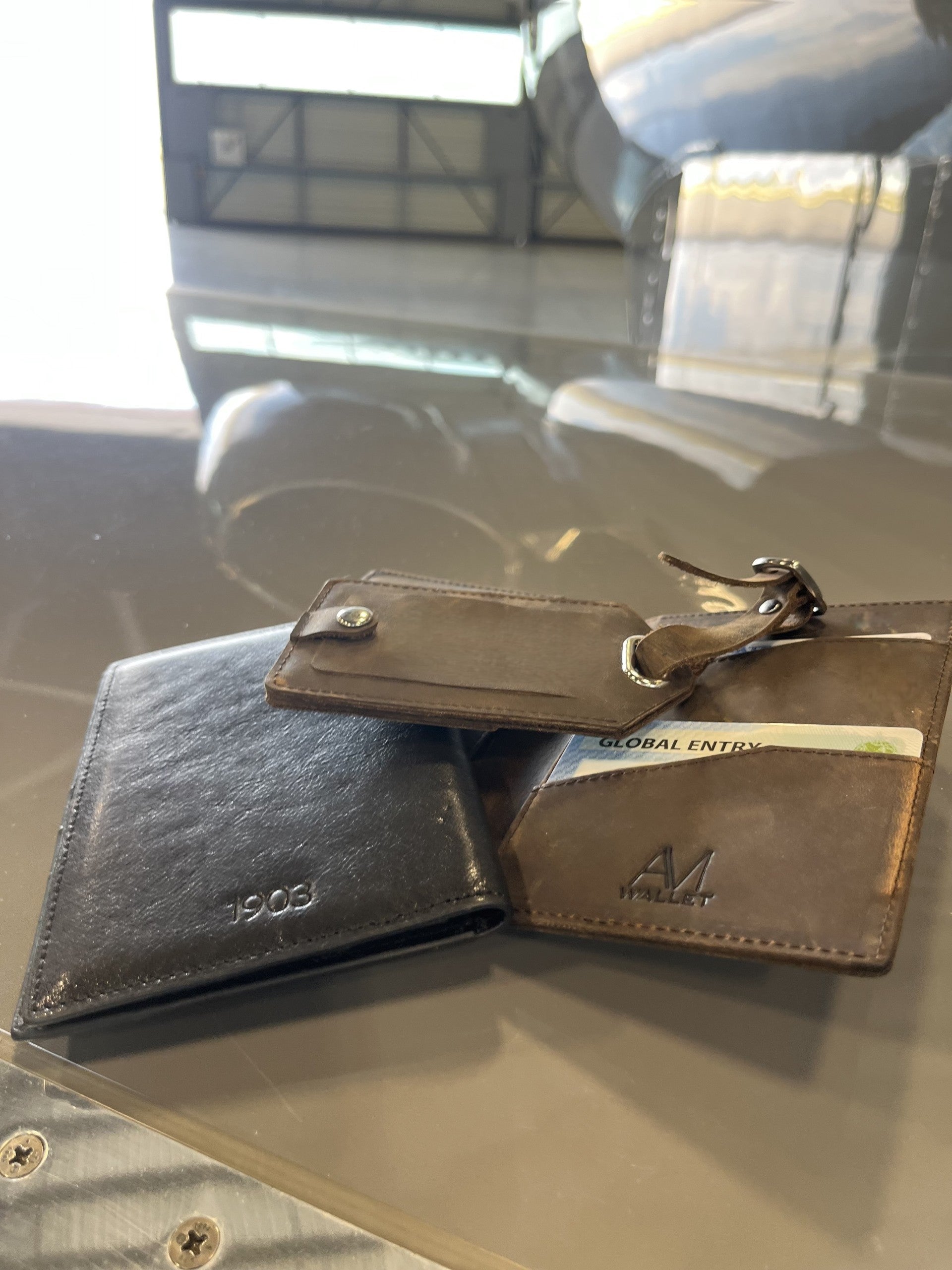 Full grain leather AirTag luggage tag with buckle